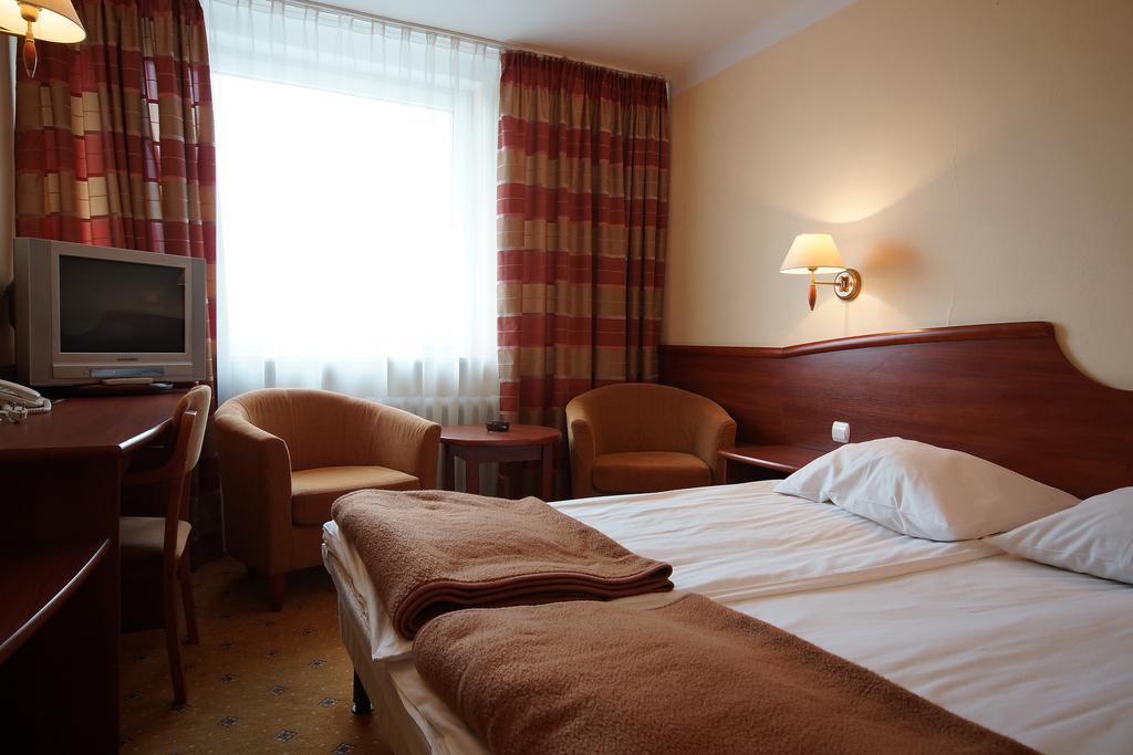 Hotel Kamena Chełm Extérieur photo