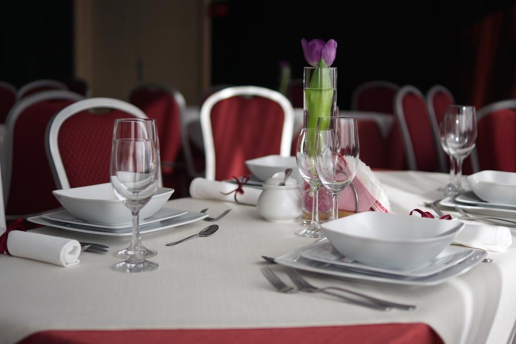 Hotel Kamena Chełm Extérieur photo