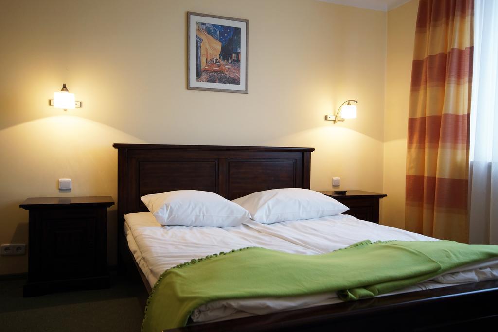 Hotel Kamena Chełm Extérieur photo