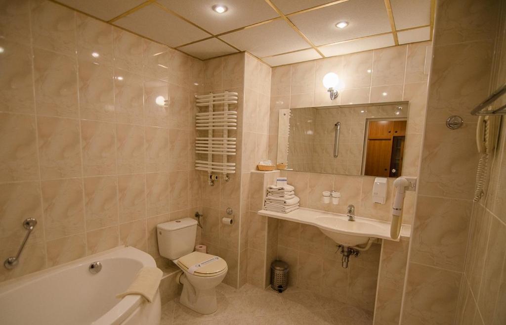 Hotel Kamena Chełm Extérieur photo